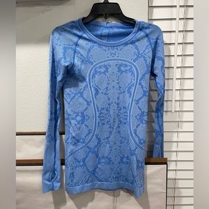 LULULEMON SWIFTLY BLUE SNAKESKIN LONGSLEEVE